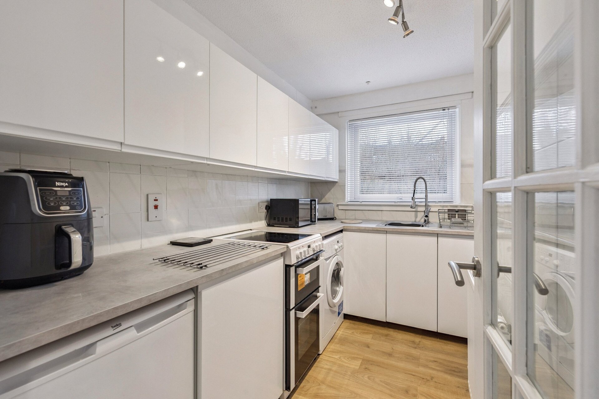 44 Tibbermore Road, Broomhill, Glasgow, G11 7QG - Picture #6