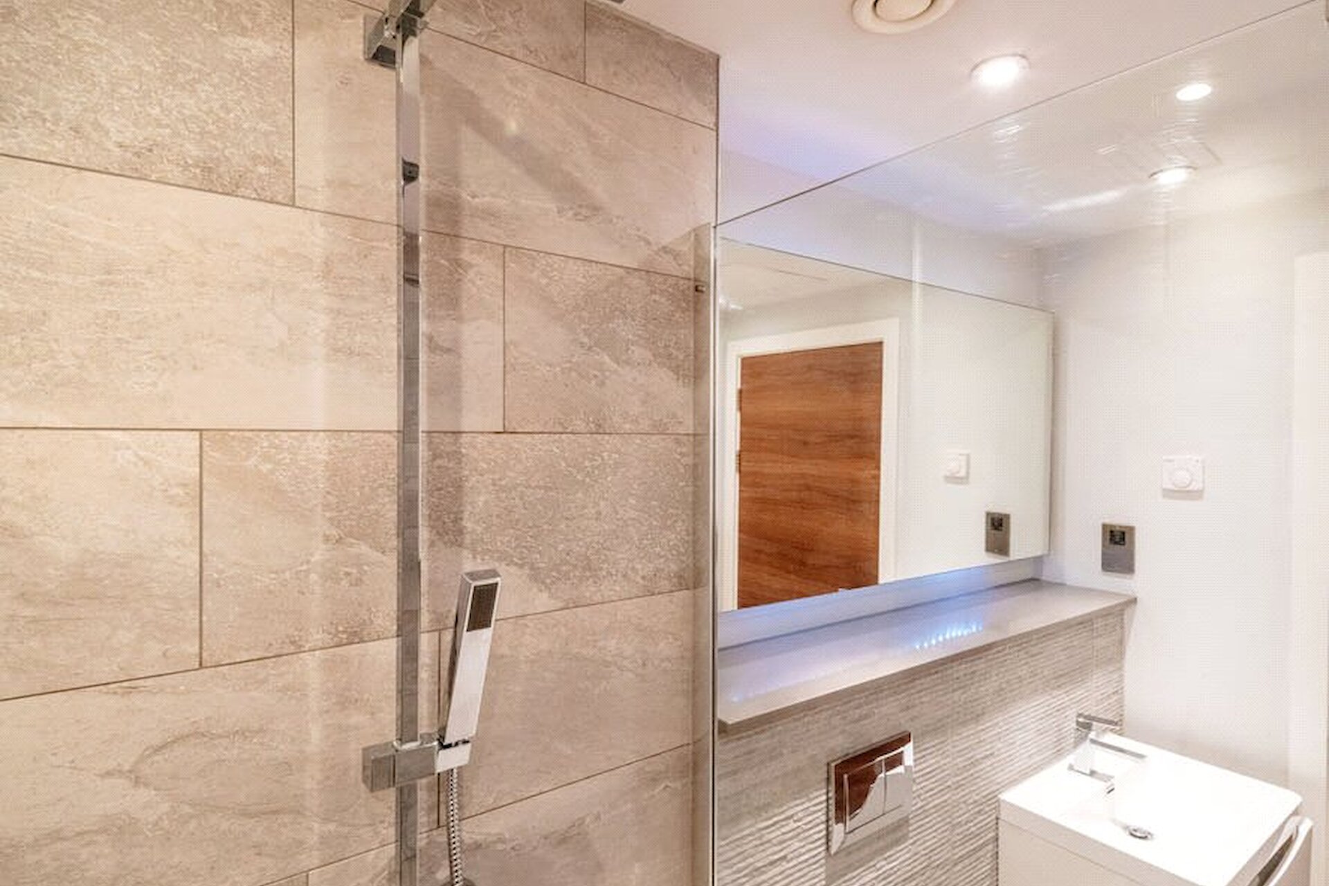 Flat 4, 4 McEwan Square, Edinburgh, EH3 8EL - Picture #27