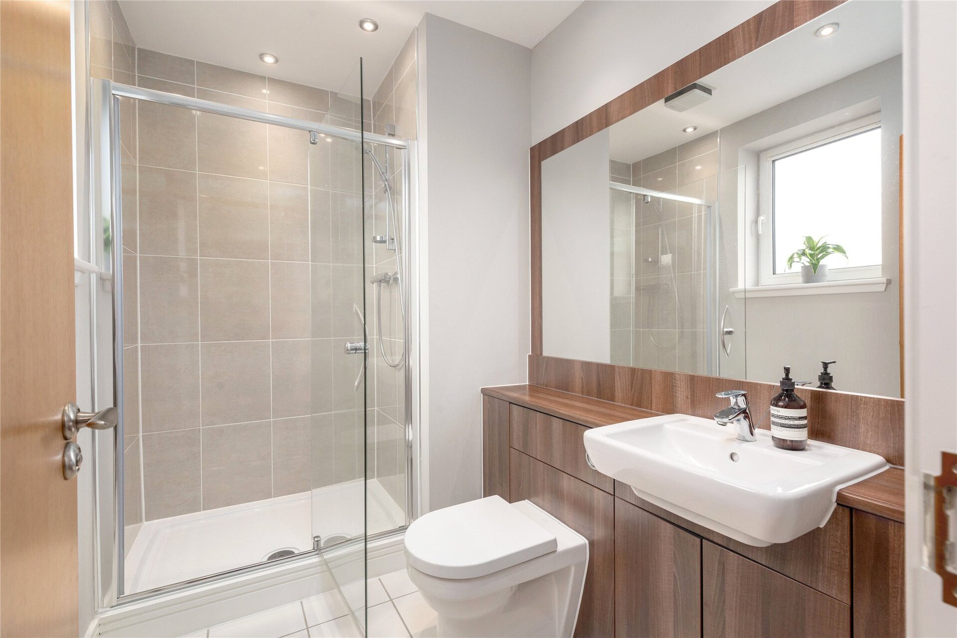 Flat 6, 61 Larkfield Gardens, Edinburgh, EH5 3QB - Picture #26